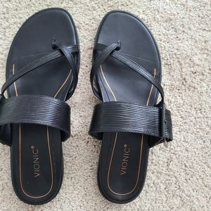 Vionic black sandal